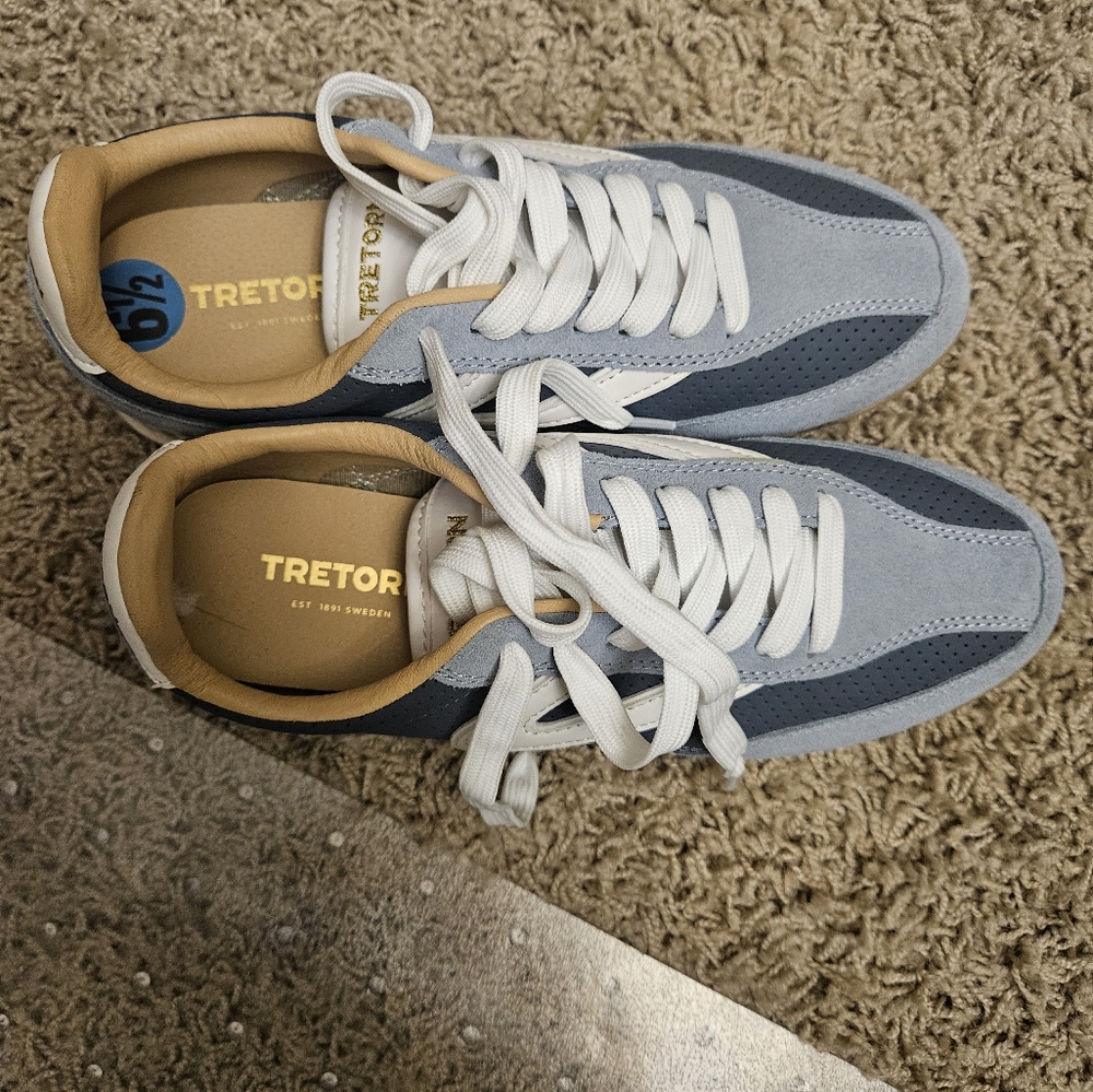 Tretorn Women's 6 1/2 Sneakers